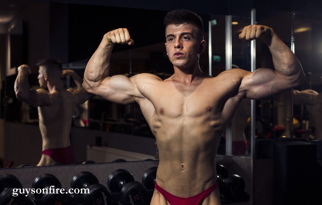 bodybuilder boy webcam